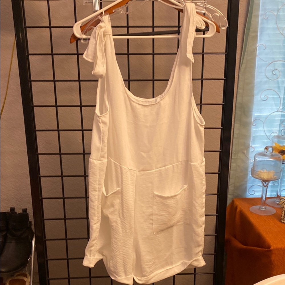 White Sleeveless Romper with Pockets